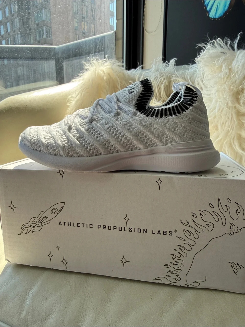 NIB, Ret $119, APL TechLoom White Wave Baby Sneakers (Size 11/EUR 28) Unisex